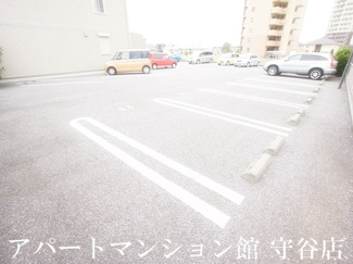 【駐車場】