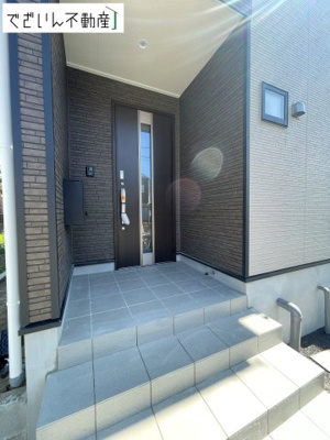 【玄関】 | CRADLE GARDEN久喜市青毛第3　新築住宅 | ≪3号棟≫
現地(2026年5月撮影)