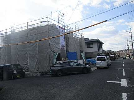廿日市市阿品台4丁目　新築一戸建ての前面道路含む現地写真