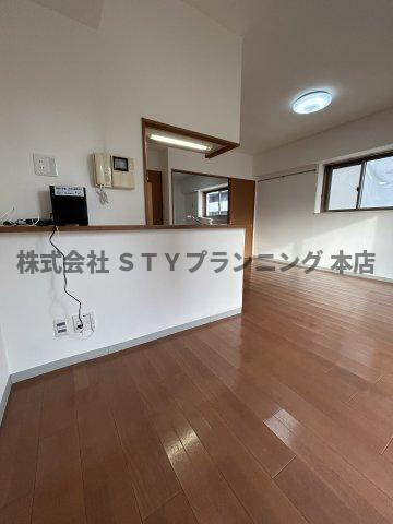 仲介手数料０円！セントラルコート千代田の居間・リビング