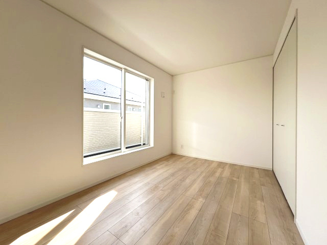 福生市加美平1丁目　新築戸建全3棟の洋室|【洋室1】7.3帖