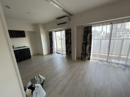 グラントレゾール浅草の居間・リビング