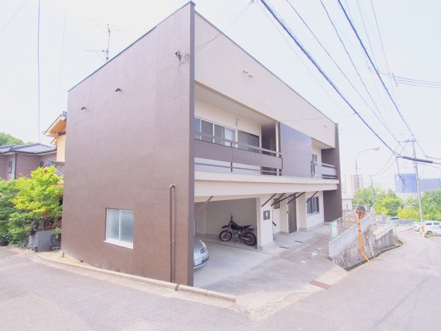 安芸郡府中町宮の町５丁目のアパート