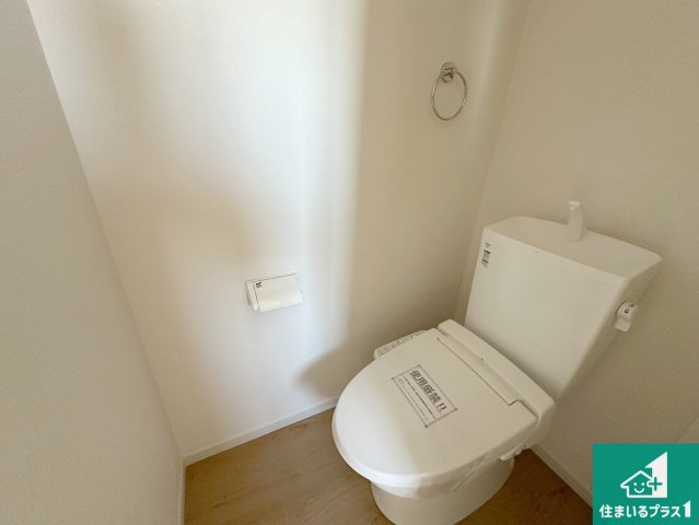 神戸市西区玉津町新方　新築一戸建てのトイレ|1・2階の2ヶ所にあるので、朝の忙しい時間の順番待ちもなく、深夜の利用にも大変便利です。