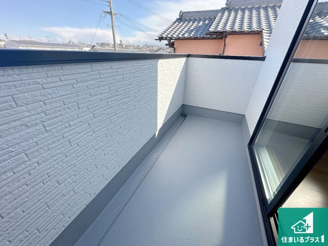 神戸市西区玉津町新方　新築一戸建てのバルコニー|ワイドバルコニーは洗濯物を干すスペースが広いのでご家族が多くても安心！