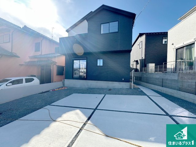 神戸市西区玉津町新方　新築一戸建ての外観|安心の10年保証！外観を美しく保ち、雨水で汚れを落とします！気になることがありましたら、お気軽にお問い合わせください！