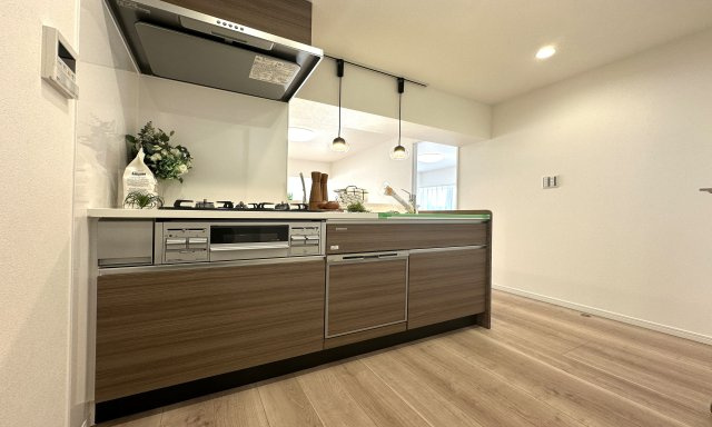 戸塚サニーフラット　南西向きの玄関|玄関も広いので買い物帰りの時もストレスを感じない広さですよ。