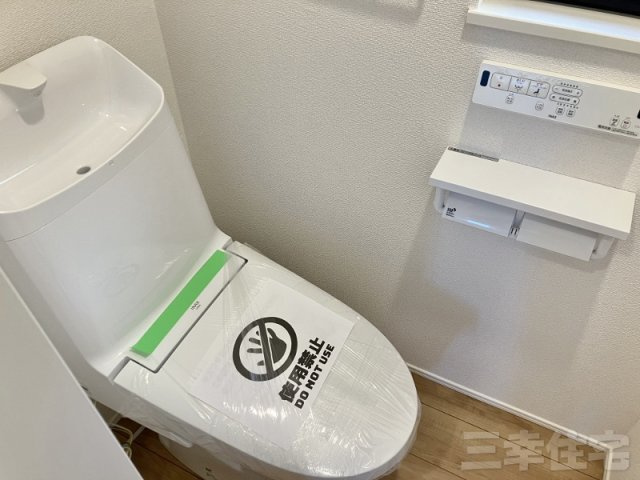 碧南市入船町のトイレ|1階2階ともシャワートイレです