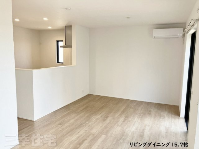 碧南市入船町の居間・リビング|リビングダイニング15.7帖