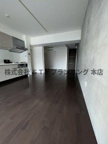 仲介手数料０円！ｔｈｅ　ｇｌａｓｓｅｓの居間・リビング