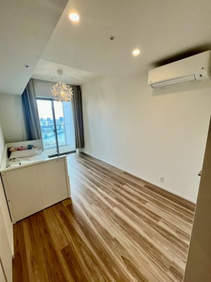 【エントランス】 | HARUMI FLAG SUN VILLAGE T棟 | 約7.5帖の洋室になります。