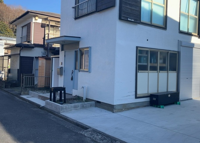 【外観】 | 家を建てる前提で土地を探している場合、地盤の丈夫さは譲れない条件の一つです。地盤が脆弱だと追加工事が必要となります。また、過去に地盤沈下や液状化現象を起こした土地は、できるだけ避けた方がいいでしょう。