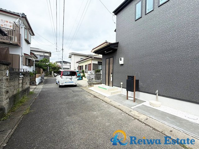新築戸建　茅ヶ崎市室田3丁目の前面道路含む現地写真