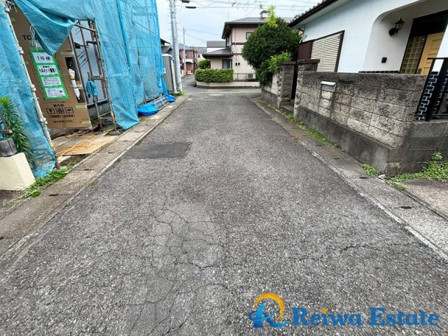 新築戸建　茅ヶ崎市室田3丁目の前面道路含む現地写真