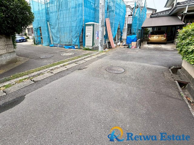 新築戸建　茅ヶ崎市室田3丁目の前面道路含む現地写真