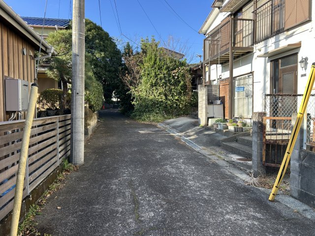 伊東市　宇佐美の前面道路含む現地写真