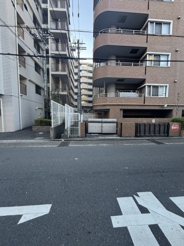 レイセニット西大寺ギャラリアの外観