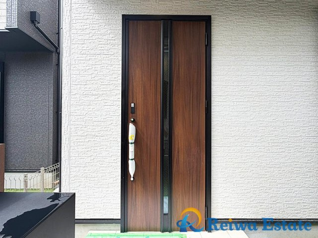 新築戸建　茅ヶ崎市室田3丁目の玄関