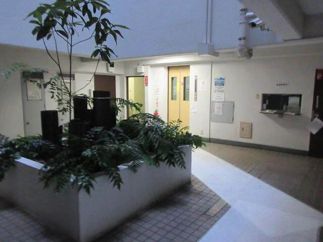 ダイアパレス上野のエントランス