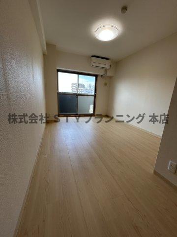 仲介手数料０円！リアライズ松原の居間・リビング