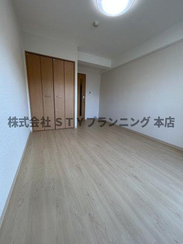 仲介手数料０円！リアライズ松原の居間・リビング