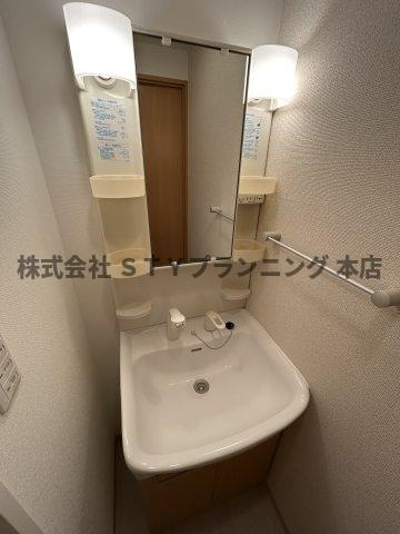 仲介手数料０円！リアライズ松原の独立洗面台