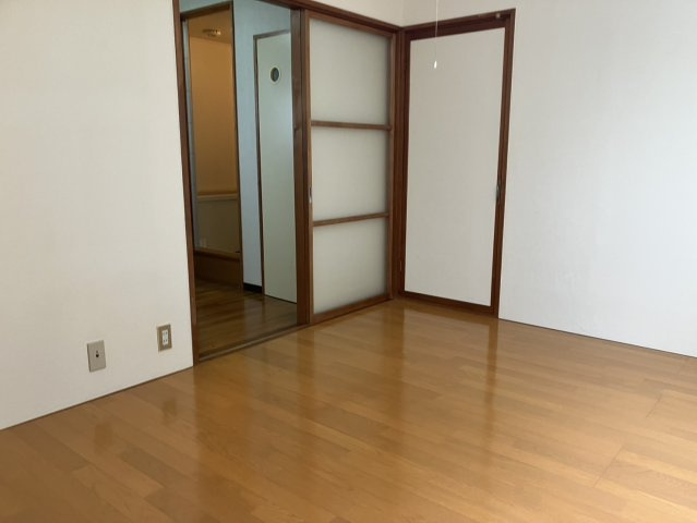 パープル2の洋室