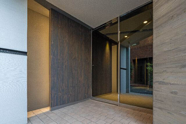 ウテナ西麻布のエントランス