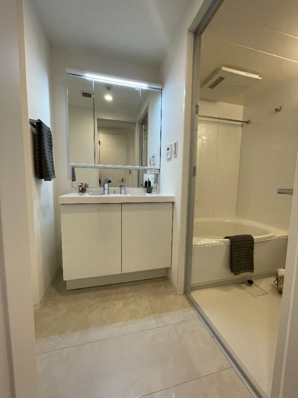 ウテナ西麻布の独立洗面台