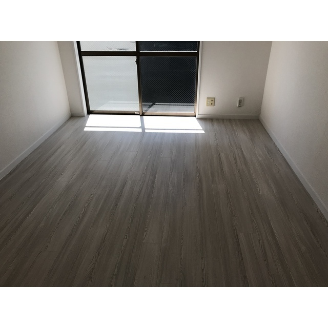 シャトレ・ストンリバーⅡ-2の居間・リビング