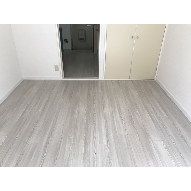 シャトレ・ストンリバーⅡ-2の居間・リビング