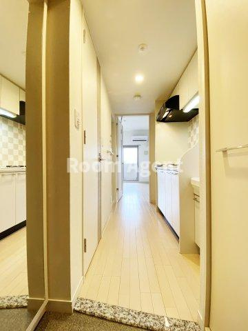 プレサンス泉アーバンゲートの玄関