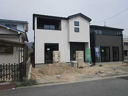 広島市安佐南区伴東８丁目　新築一戸建て(全2棟)の外観