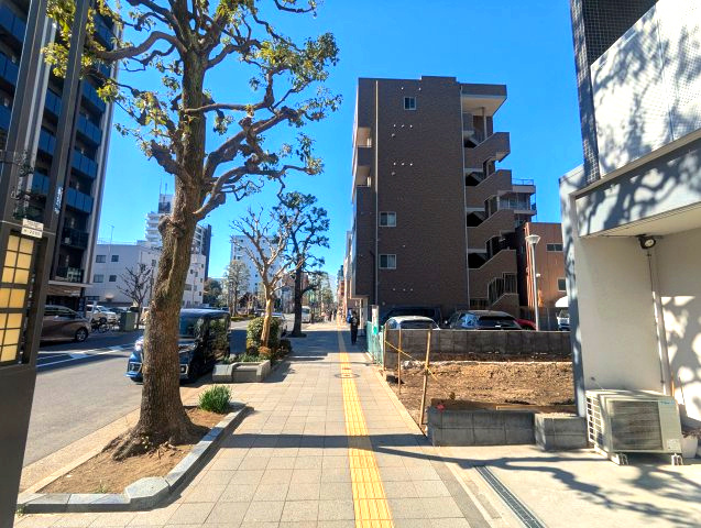 墨田区亀沢２丁目の売地の前面道路含む現地写真|【現地写真】正午撮影