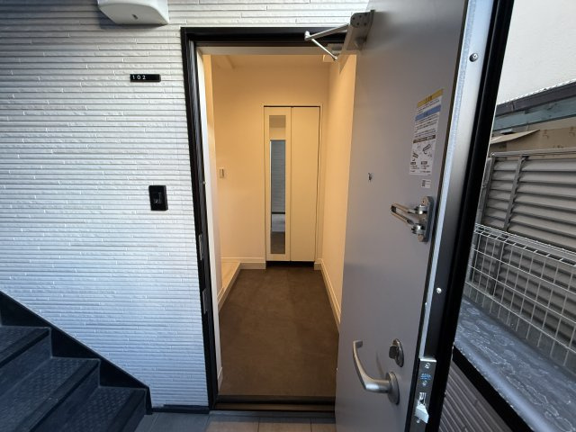 La vie belle 宝山町Ⅱの玄関