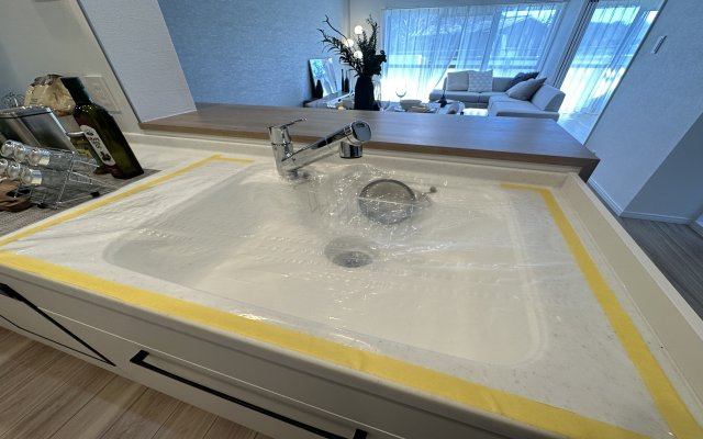 鴨居第一ハイツイーストヒルのその他|人気の人工大理石調のシンク。ワークトップとの一体とお手入れにしやすさが魅力的です♪
