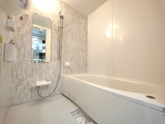 高島市勝野中古戸建の浴室