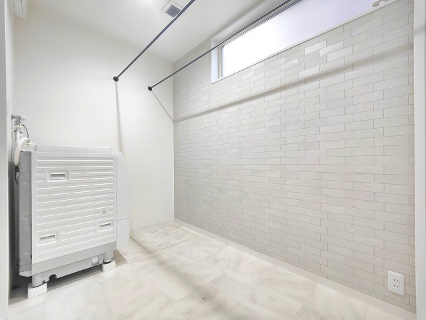 高島市勝野中古戸建の内装|ランドリールーム