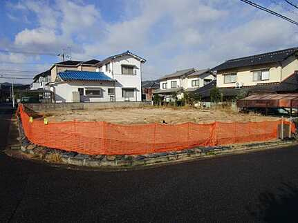 広島市安佐南区伴東８丁目　新築一戸建て(全2棟)の前面道路含む現地写真