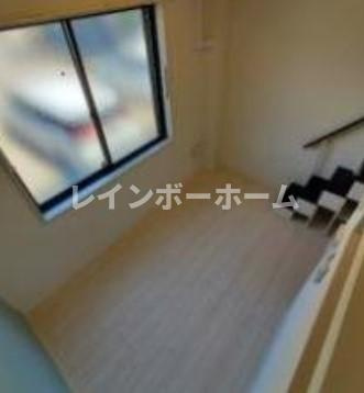 足立区日ノ出町のアパートの居間・リビング