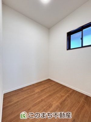 【収納】 | 宇都宮市鶴田町再生住宅 | ウォークインクローゼットで収納もたっぷり確保しています。大型荷物も収納できて便利ですね！