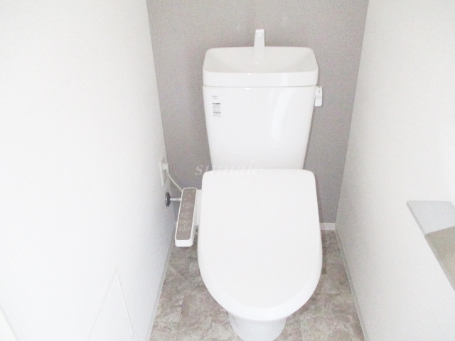 Ｌａ　Ｄｏｕｃｅｕｒ志茂のトイレ|温水洗浄便座付き！