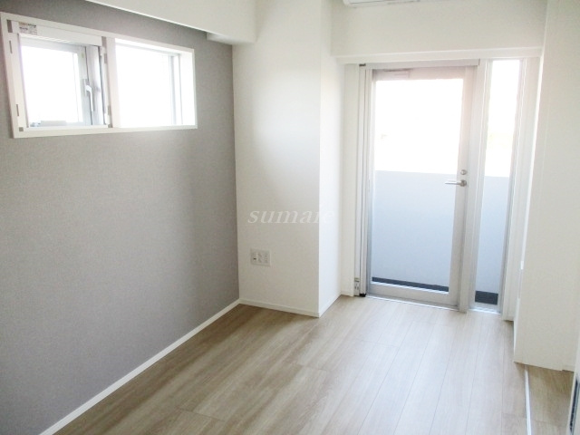 Ｌａ　Ｄｏｕｃｅｕｒ志茂の居間・リビング|2面採光の角部屋☆