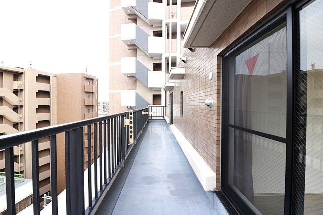 ユニ・アルス真田山南のバルコニー