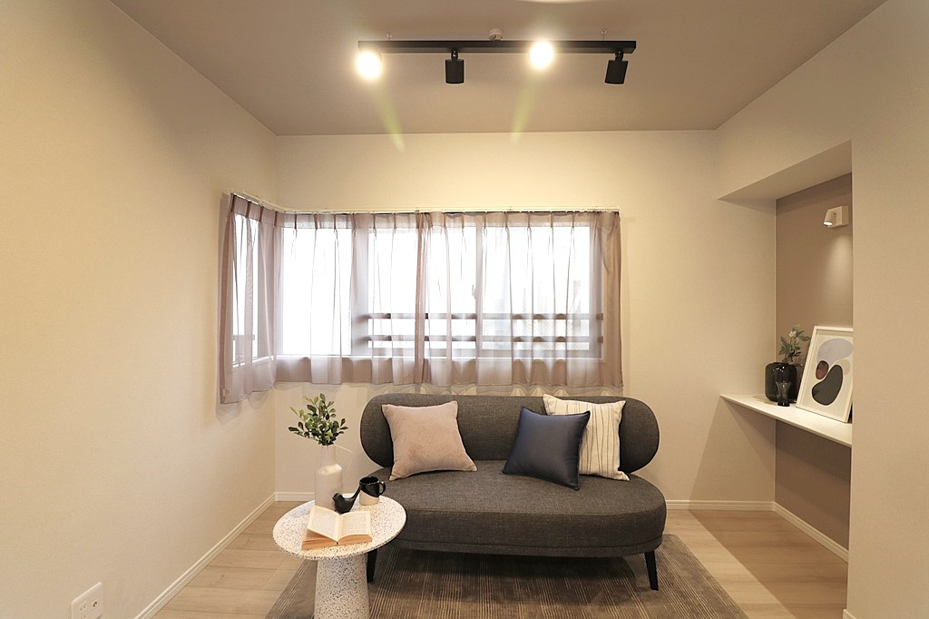 ユニ・アルス真田山南の居間・リビング