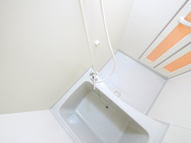 ファミールスギモトⅠの浴室|コンパクトで使いやすいお風呂です