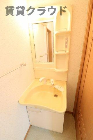 リブレア蘇我の洗面所|脱衣スペースもあります