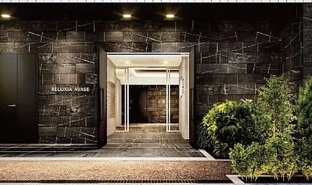 RELUXIA綾瀬のエントランス