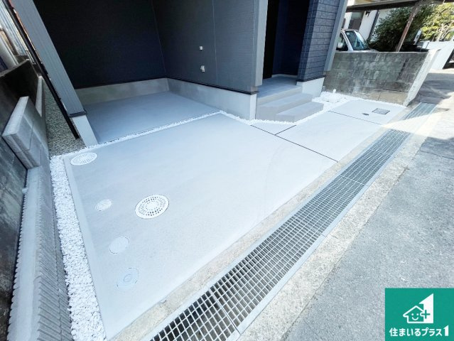 伊丹市中野北　新築一戸建ての駐車場|駐車スペース！散水栓があるので、こまめに愛車を洗えます！