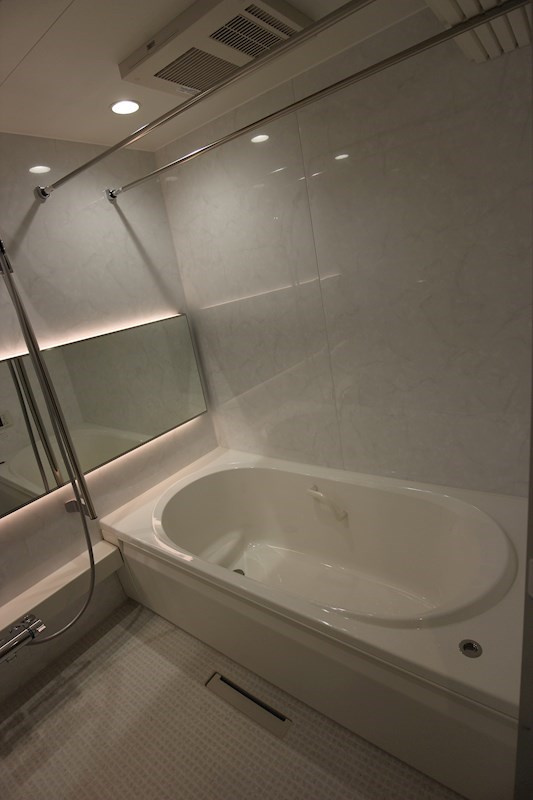 ナンバーアンフィニの浴室